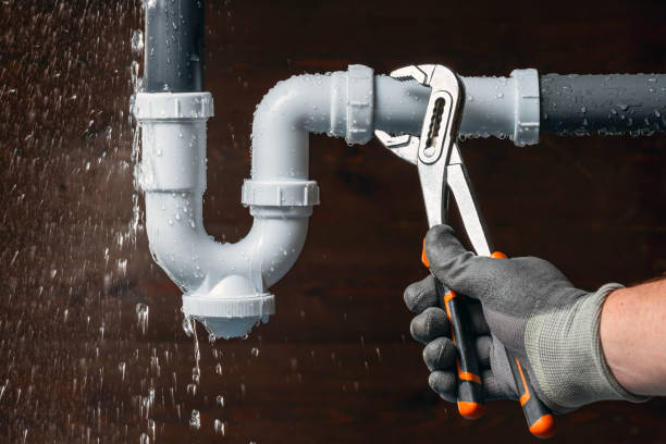 Professional Leak Detection technician working in Edwardsburg, MI